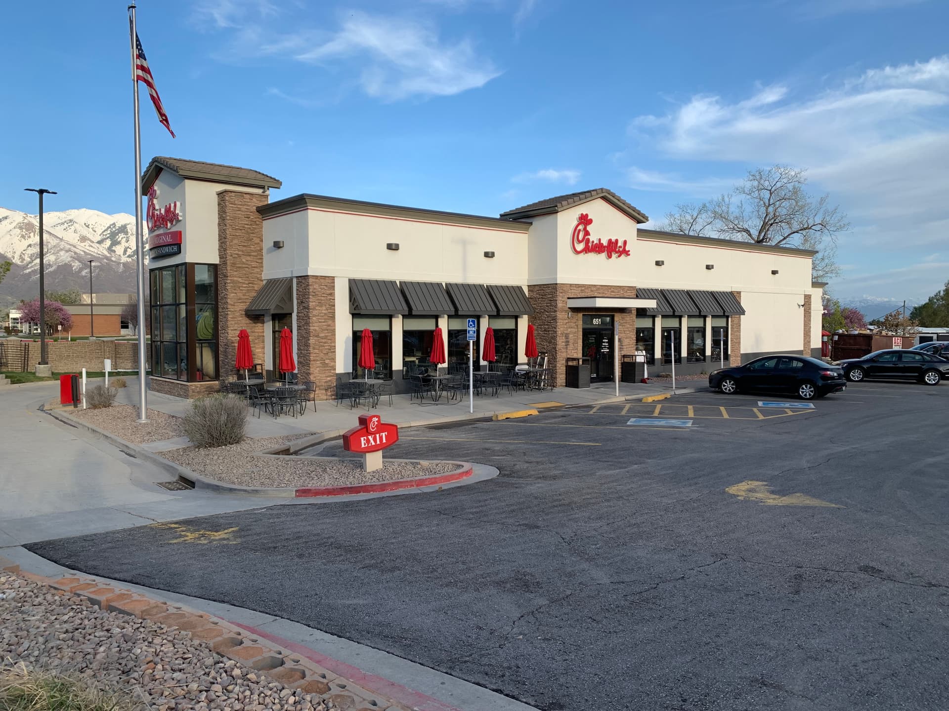Freshly pressure washed restaurant parking lot in Utah